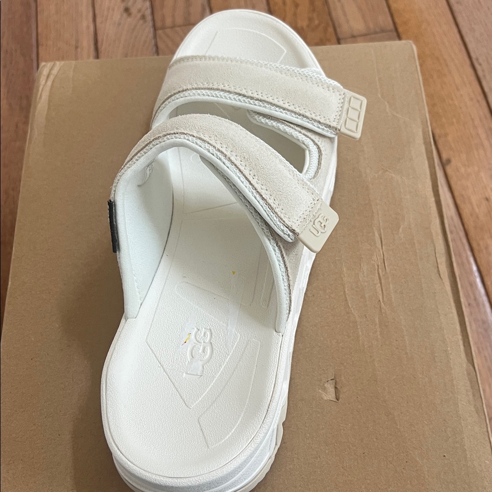 UGG® Women's Captrail Slide Sandals - Picture 5 of 11